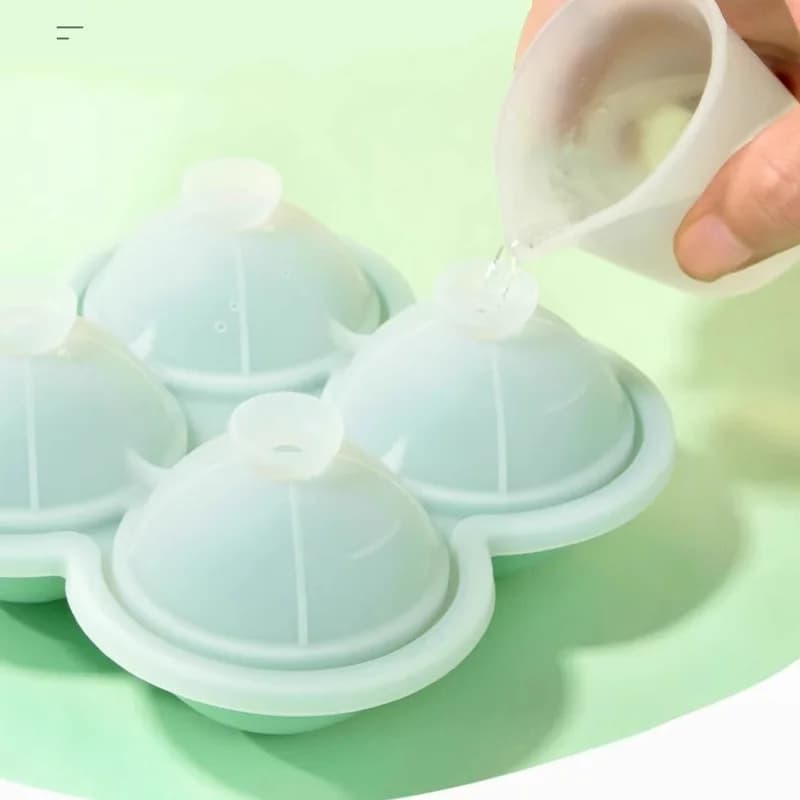 6,5 cm suuri jääpallomuotti