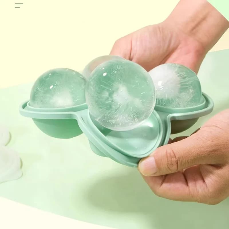 6,5 cm suuri jääpallomuotti