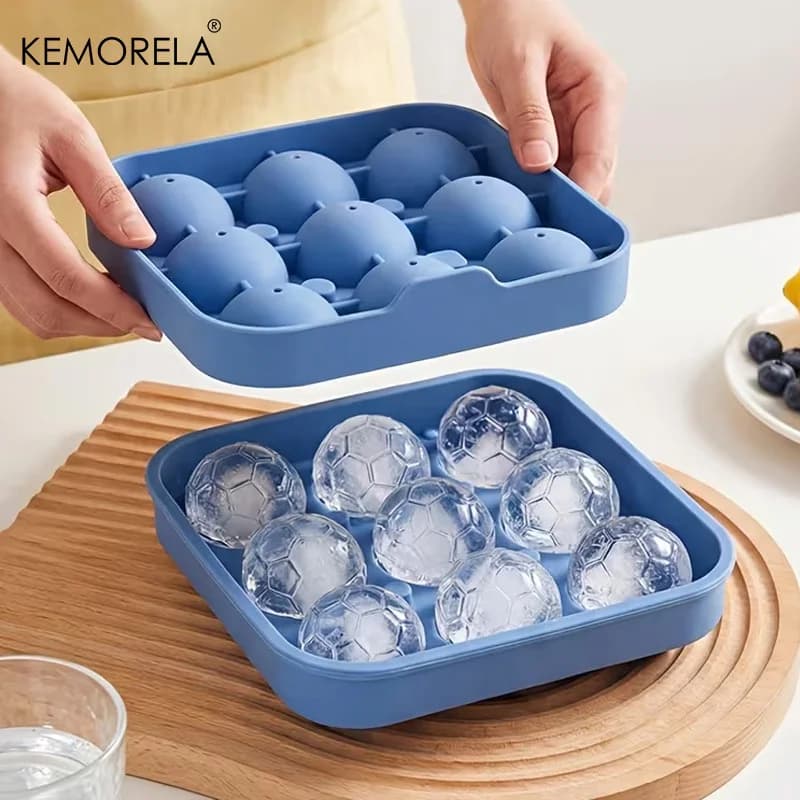9-reikäinen jalkapallopallo-jääpalamuotti kannella