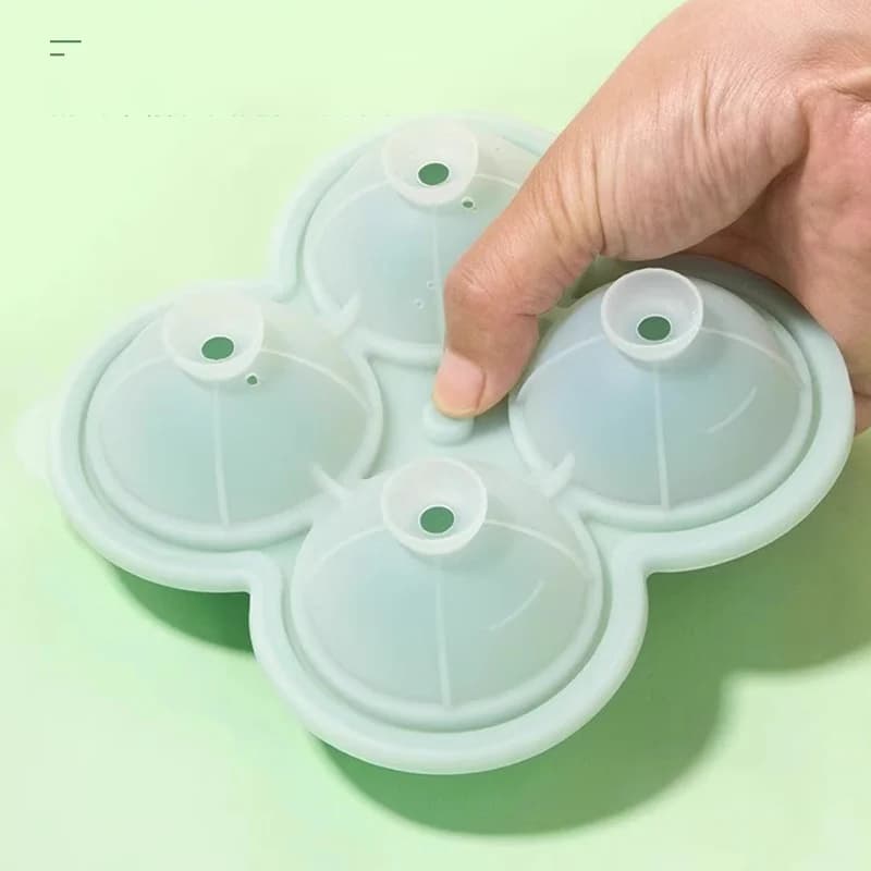 6,5 cm suuri jääpallomuotti